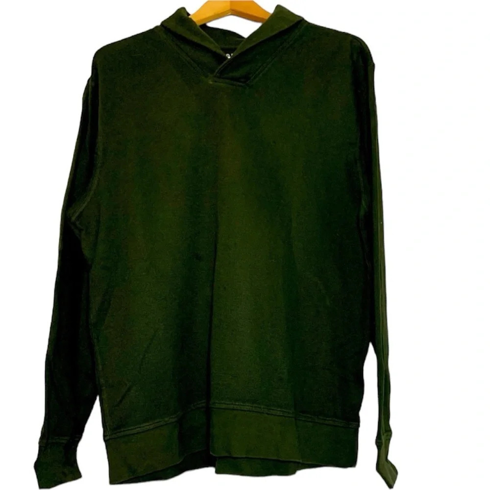 Men’s Old Navy athleisure sweatshirt